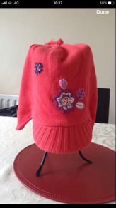Girls never worn hat 10/12 yrs