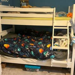 Triple bunk