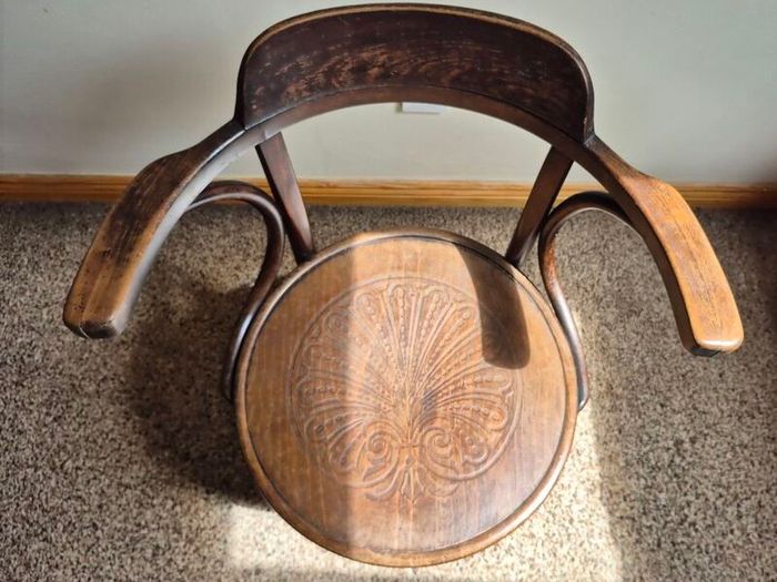 Antique Mundus Bentwood Carver Armchair c. 1919-1922