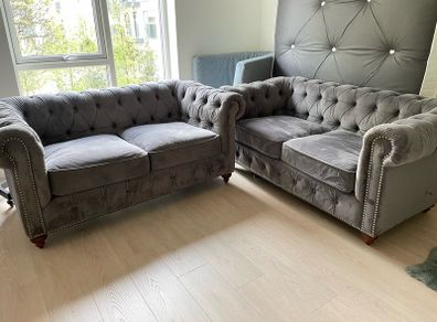Classic Chesterfield Sofas