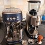 Sage Bambino Espresso Machine (Navy Blue) & De'Longhi Dedica Grinder Set Image 4