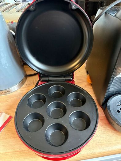 Mini cupcake maker