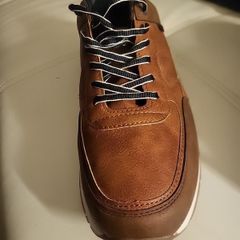 BRAND NEW Tommy Bowe "Devlin" Sneakers - Size 11