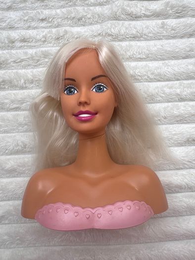 Barbie 1999 Blonde Hair Blue Eyes Doll Styling Head Mattel approx. 20 cm. Used Please see photos