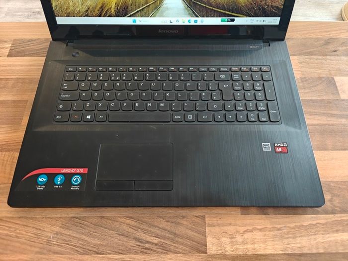 Lenovo G70 | Amd A8 | 17.3" Hd+ | Dvd | 8GB | 240GB | Win11