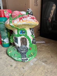 Heavy garden deco