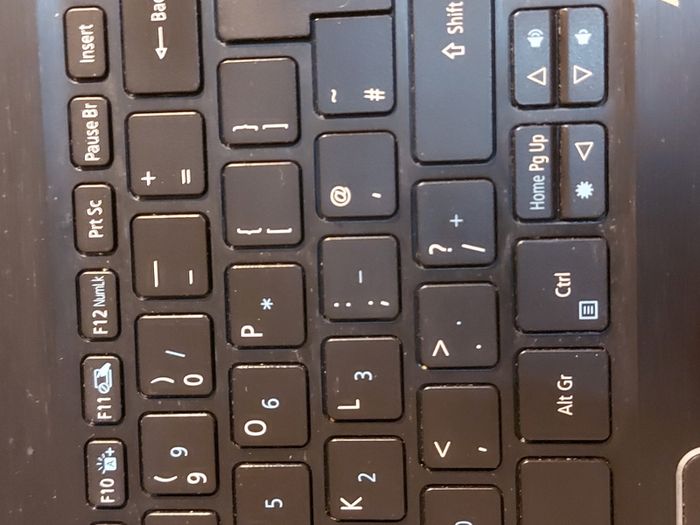 Acer Aspire R14, in excellent cosmetic condition, for parts or repair, No SSD or RAM, everything else is good
