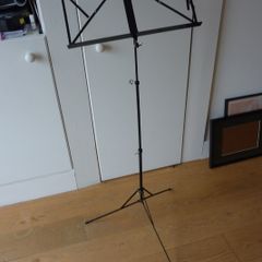 Music stand