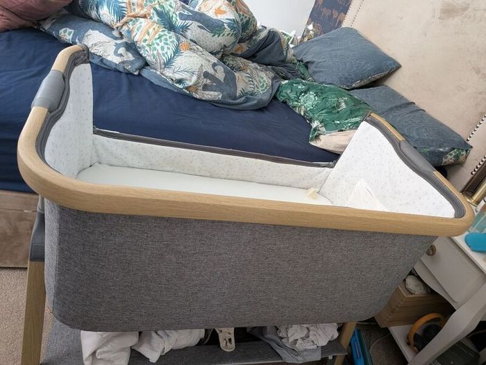 Tutti Bambino Cozee Co-sleeper cot