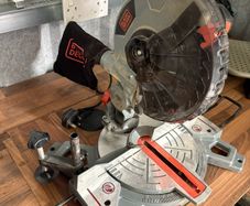 mitre saw / chop saw black and decker