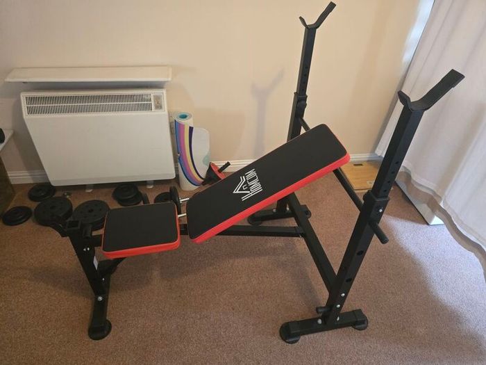 HOMCOM Multi-Function Weight Bench with Rack (Great Condition)