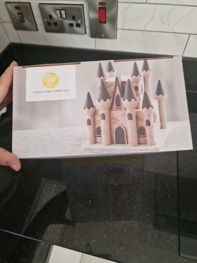 Castle Cake turret set