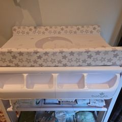 changing table/bath/storage