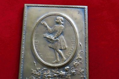 Antique Bronze WW1 1917 - Flower of the Orphan's Medal - 79 grams