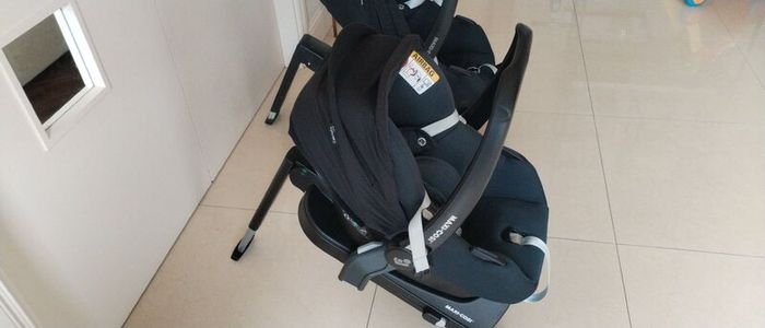 Two great condition car seats with Isofix bases