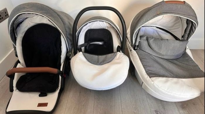 Verdi baby carseat, carrycot and versatile pushchair seat