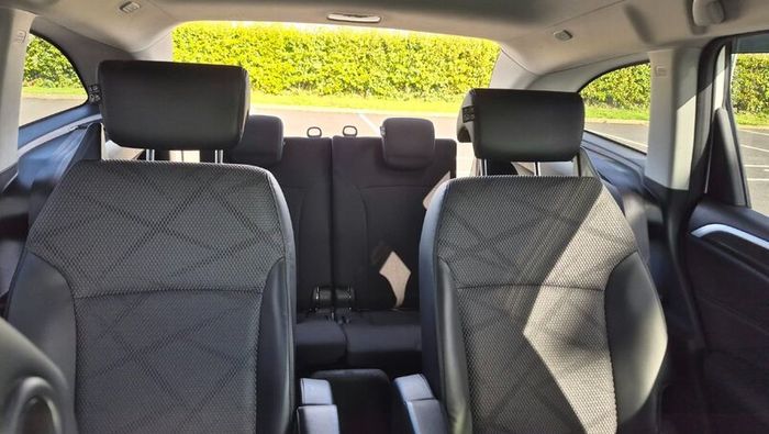 2016 Honda Jade 1.5, Hybrid (6 Seater)