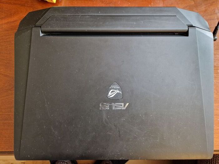 Asus Laptop - 8gb Ram / I7 / 1tb Ssd