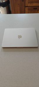 MacBook Air M3 24GB