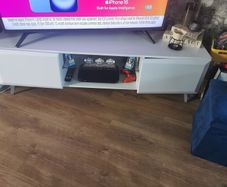 White gloss TV unit