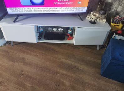 White gloss TV unit