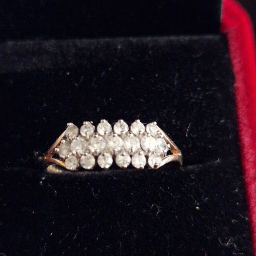 9ct gold cz ring