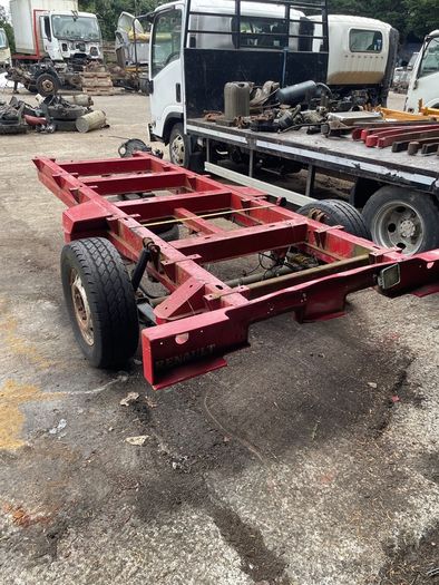 Trailer chassis and axle