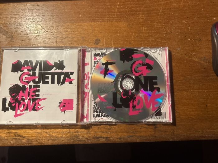 David Guetta - One Love