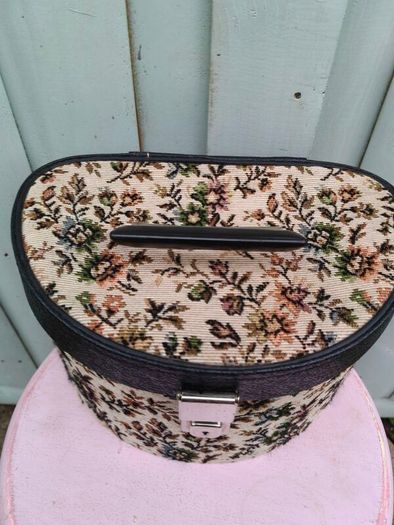 Vintage Makeup/Vanity case