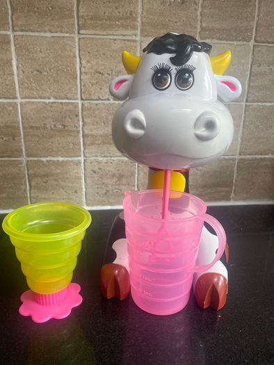 Cow milkshake maker