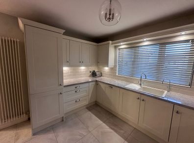 Shaker Style Fitted Kitchen