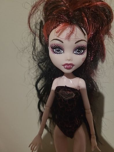 Monster High Dracula Doll Heart on cheek