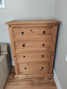 Oak Chest of Drawers