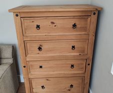 Oak Chest of Drawers