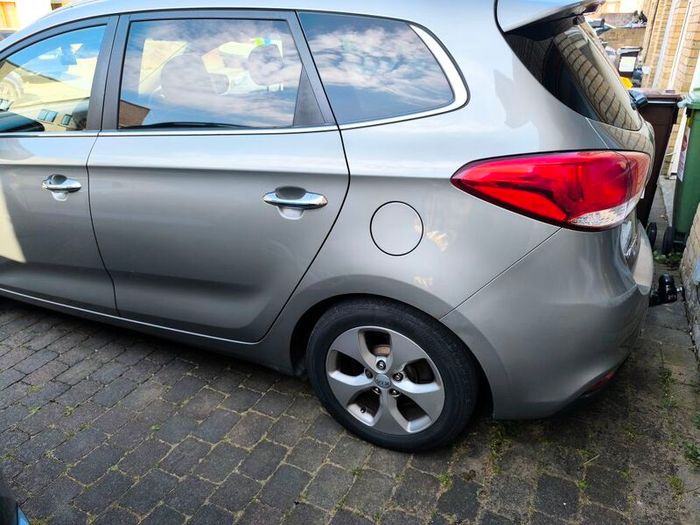 2014 Kia Carens