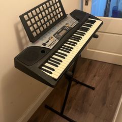 Yamaha PSR-175 keyboard