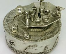 ROYAL SELANGOR Winnie the Pooh Disney Music Box