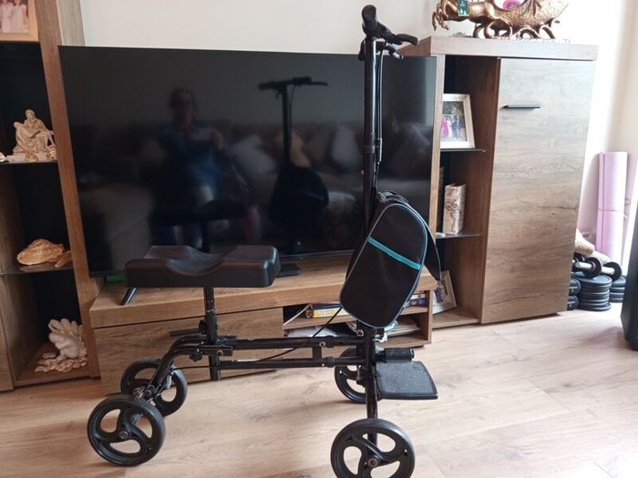 Knee scooter