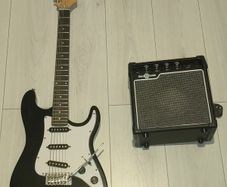 Electric guitar with amp and gigbag