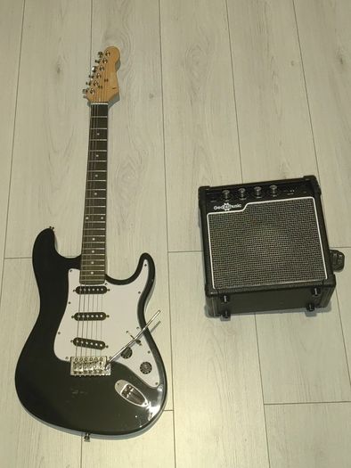 Electric guitar with amp and gigbag