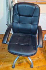 Desktop swivel chair