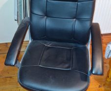 Desktop swivel chair