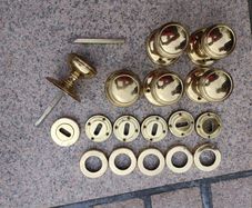6 brass doorknobs
