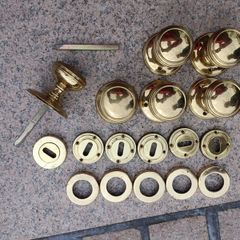 6 brass doorknobs