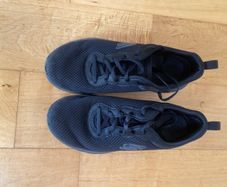 Kids Sketchers black size UK3 or 36