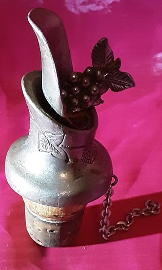 Vintage pewter bottle stop/ pourer