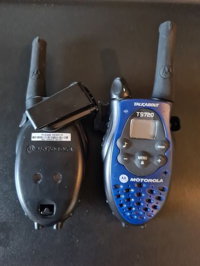 Motorola T5720 FM Walkie Talkie 2 Way Radio