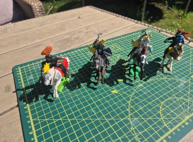 toy soldiers