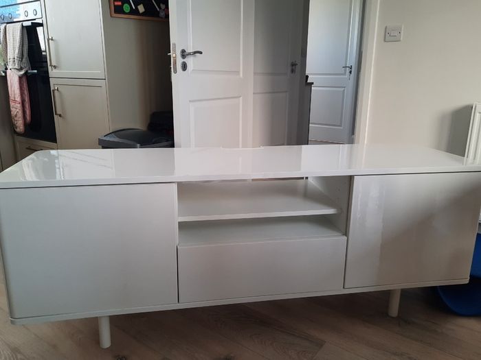 Tv console