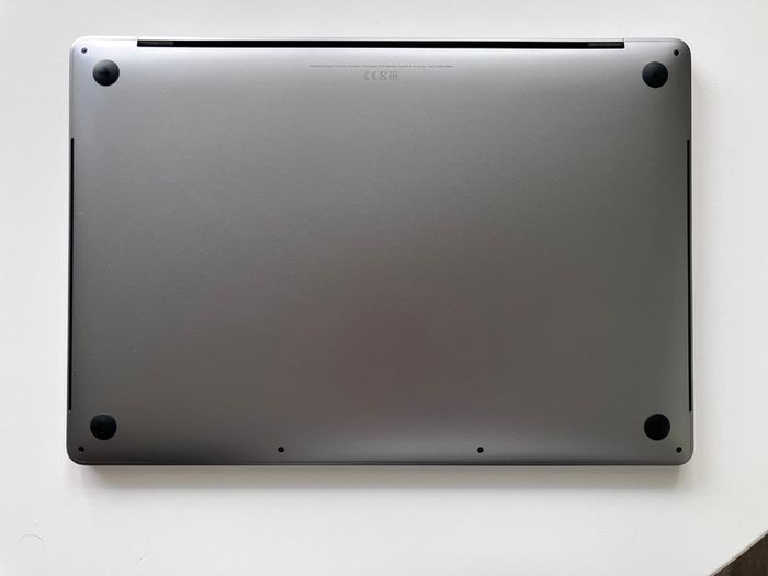 Apple MacBook Pro 16 Inch 2019 Touch Bar i7 512GB 16GB Ram 733 Cycles
